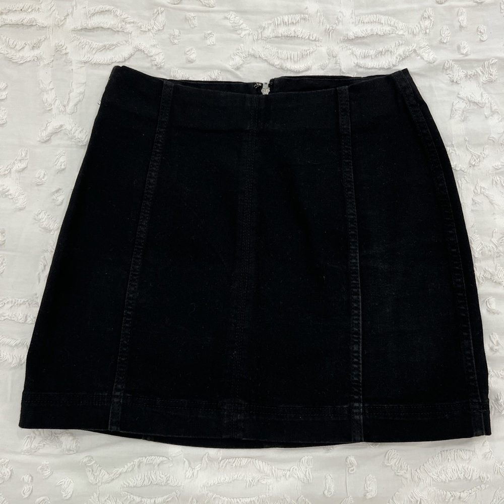 Wild Fable (Target Brand) Black Stretchy Jean Mini Skirt- Size 6💙